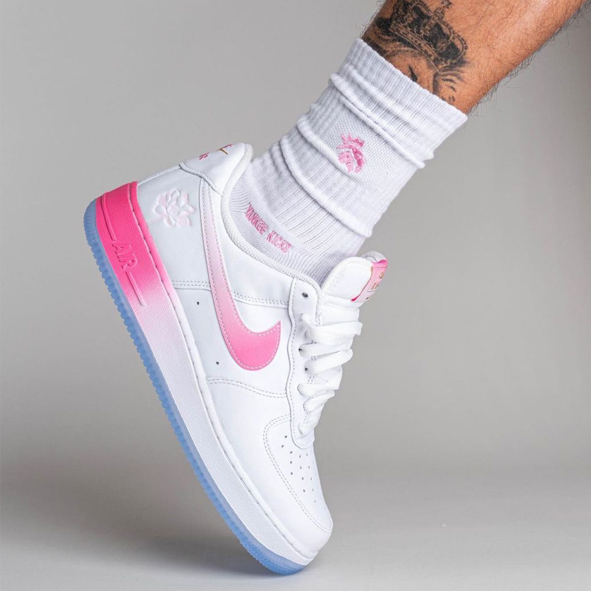 Nike hot sale flower sneakers