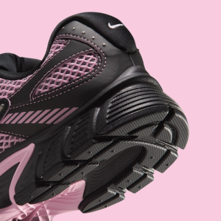 Women's Nike V5 RNR "Black/Medium Soft Pink" (SKU: IX7050-010). Photo via Nike.