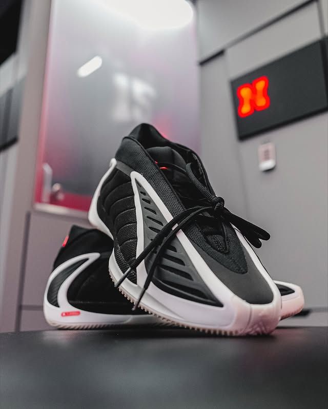 Anthony Edwards Gifts Nebraska Football Team the adidas AE 2 “Core