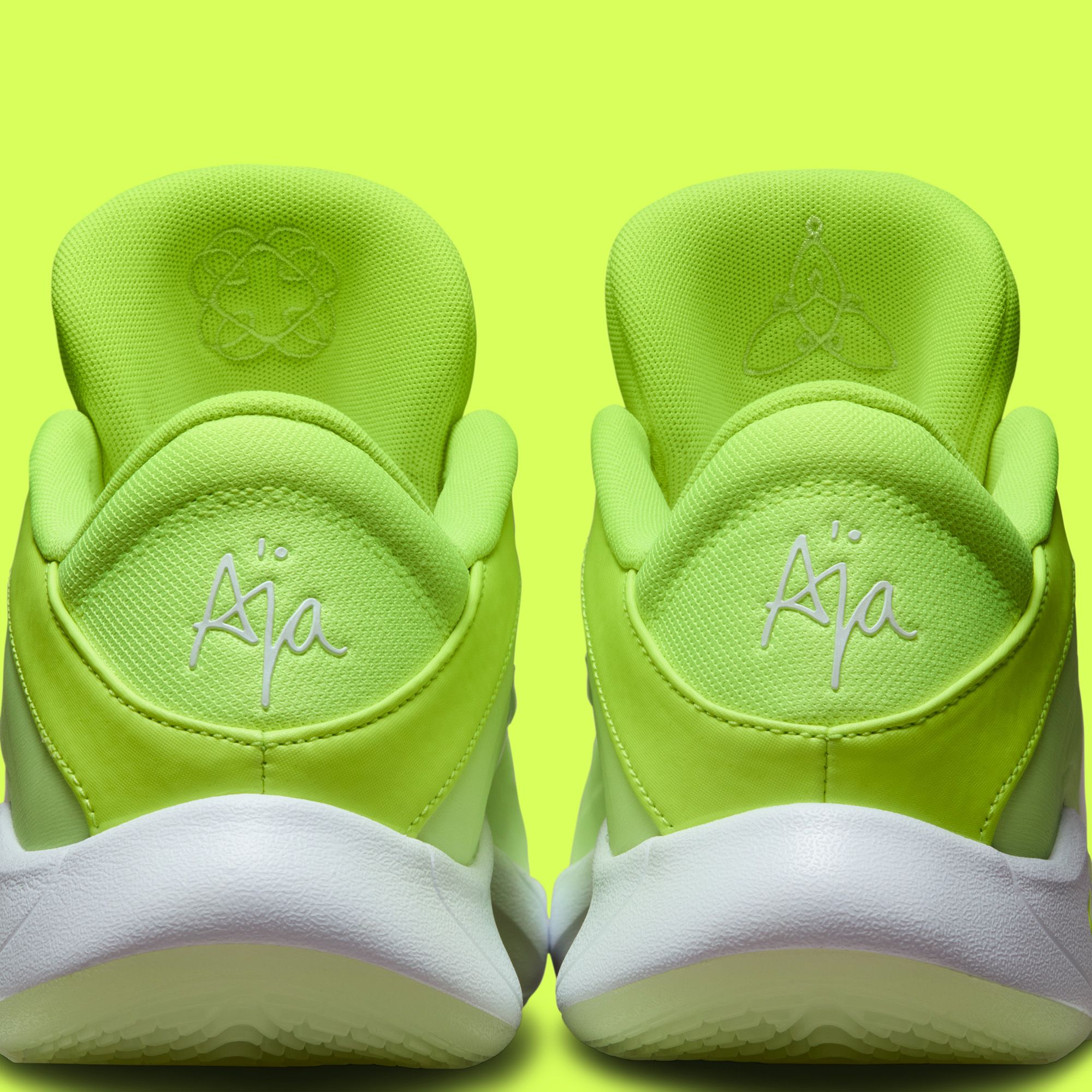 volt nike color