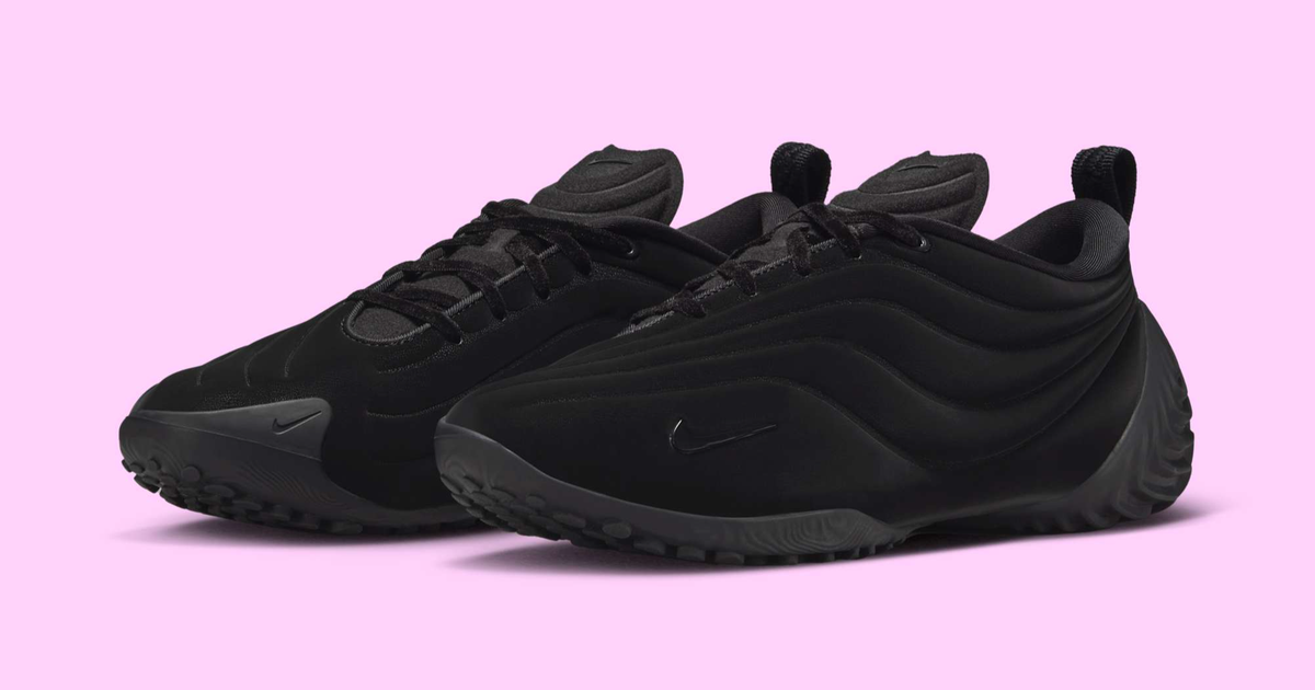 トリプレイト ウラヌス ブラック TRIPLEIGHT URANUS BLACK UNDEFEATED x UltraBOOST 