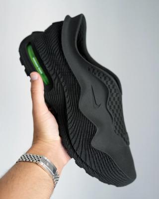 The Zellerfeld-Exclusive Nike Air Max 1000 "Black" Releases Aug. 19