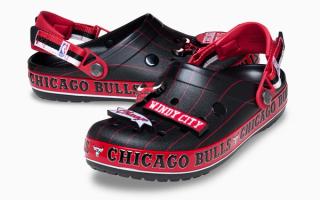 NBA x Crocs Crocband™ Clog "Chicago Bulls" (SKU:212803-90H). Photo via Crocs.