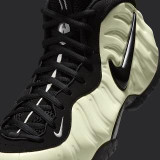 Nike Air Foamposite Pro PRM "Glow-in-the-Dark" (SKU: IV6246-100). Photo via Nike.