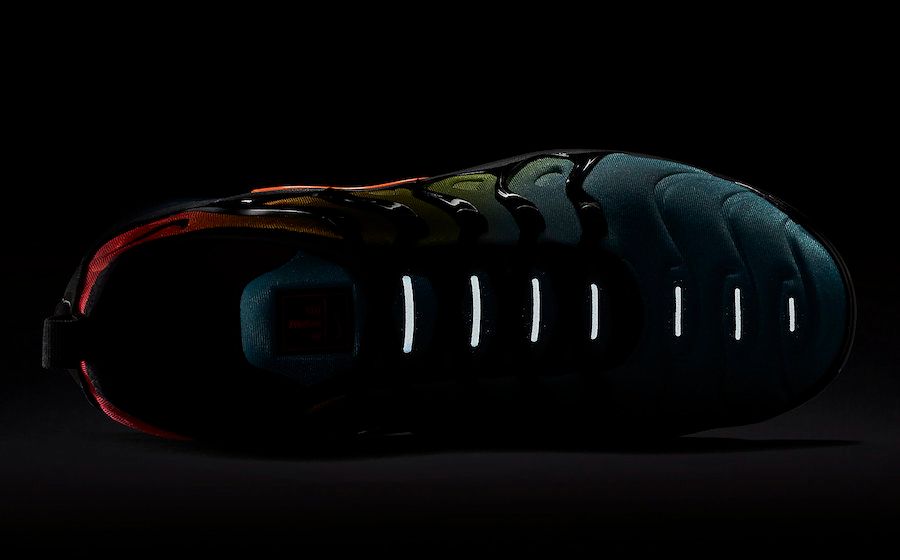 Nike vapormax plus black/bleached aqua/vivid sulfur/black sale