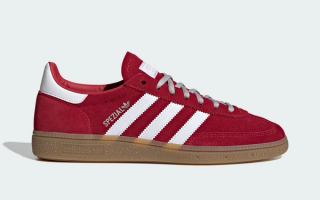 Liverpool x adidas Handball Spezial "Strawberry Red" (26/27) sneaker.