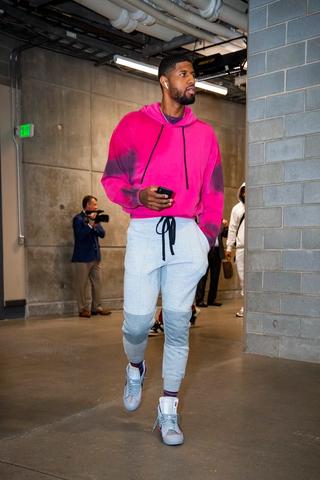 Paul George Off White Nike Blazer Mid Queen