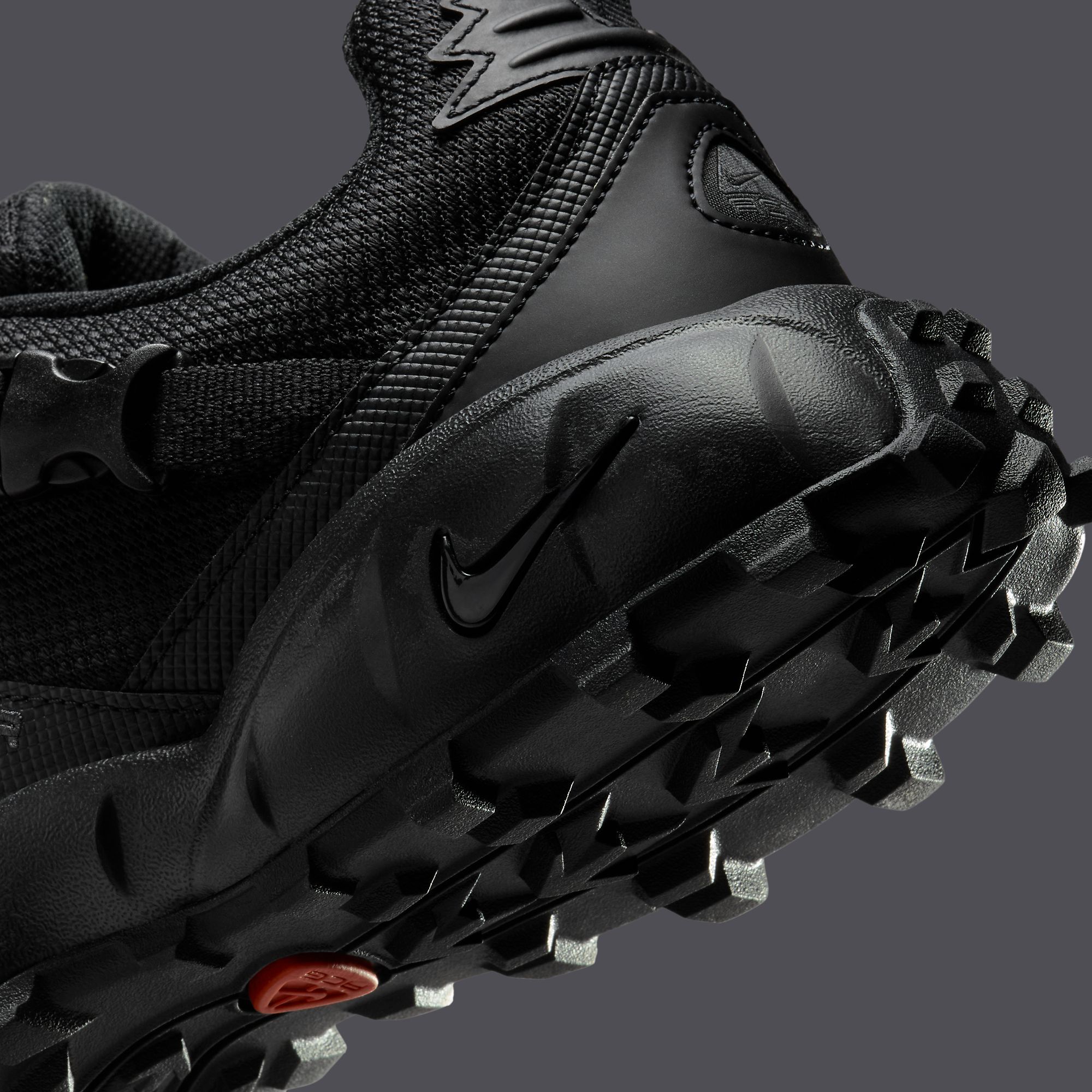 Nike Dips the ACG Air Phassad in Full Black for Its Comeback 