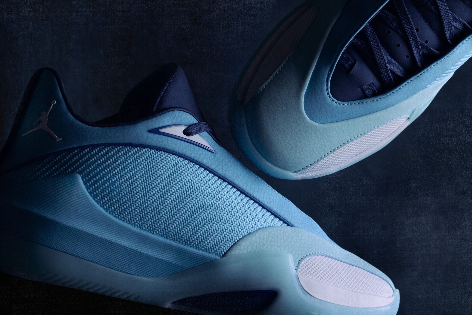 Jordan Triangle basketball shoe in a "Baltic Blue" color scheme.