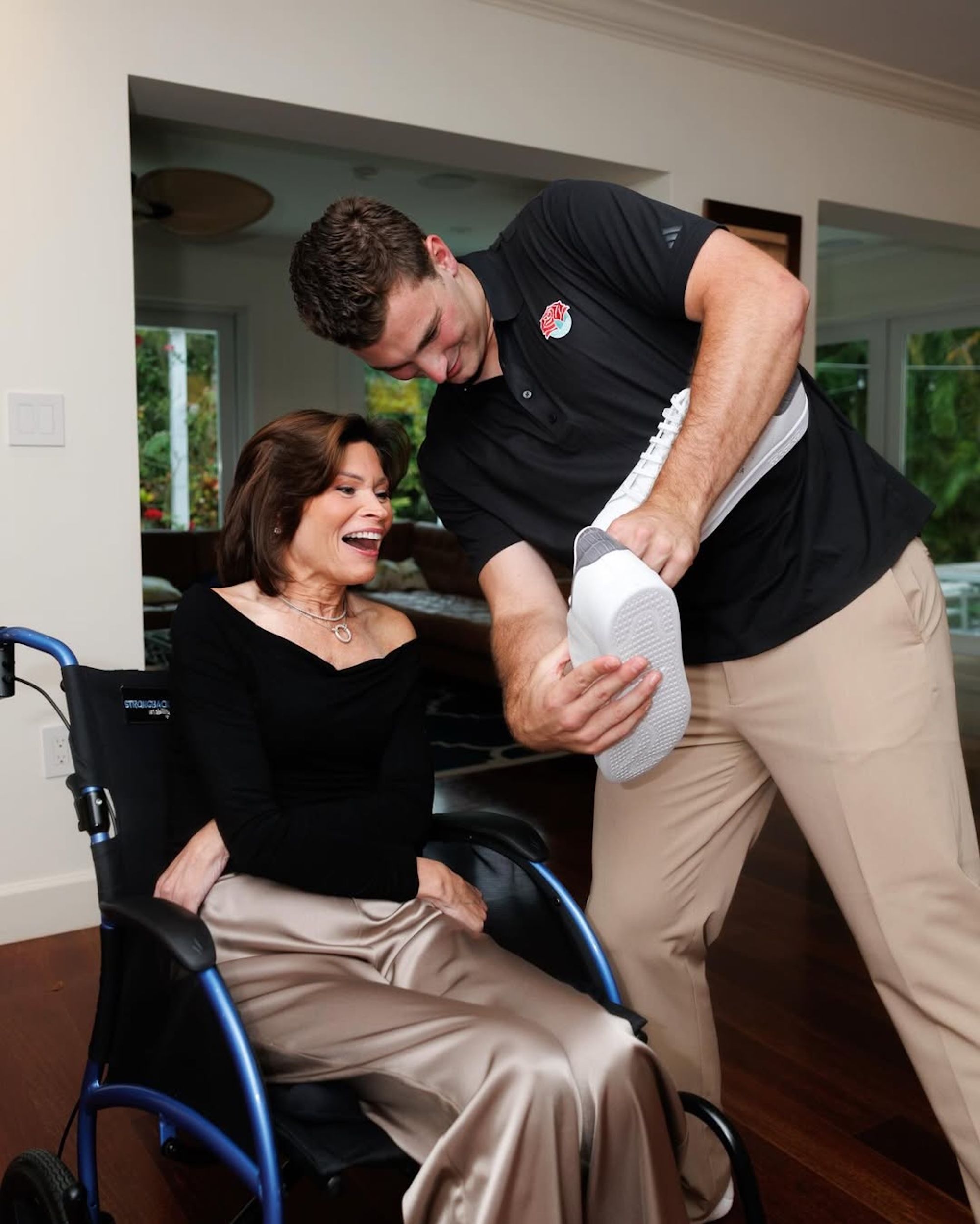 Fernando Mendoza with his custom adidas Stan Smith gift. Photo by @excelfootball via The Shoe Surgeon on Instagram.