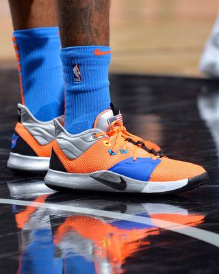 Were back to bring you the best on-court kicks from last nights NBA action