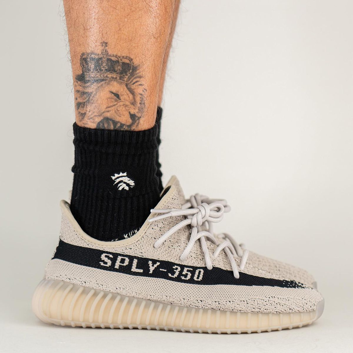 Yeezys 350 cheap v2 release date