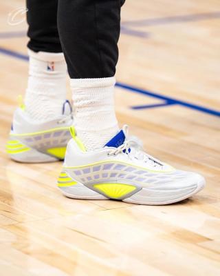 "Silver Spida" adidas D.O.N. Issue #8. Photo via @cavs on Instagram.