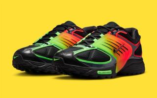 Nike's Pegasus Wave in a "Black/Bright Crimson/Green Strike" color scheme.