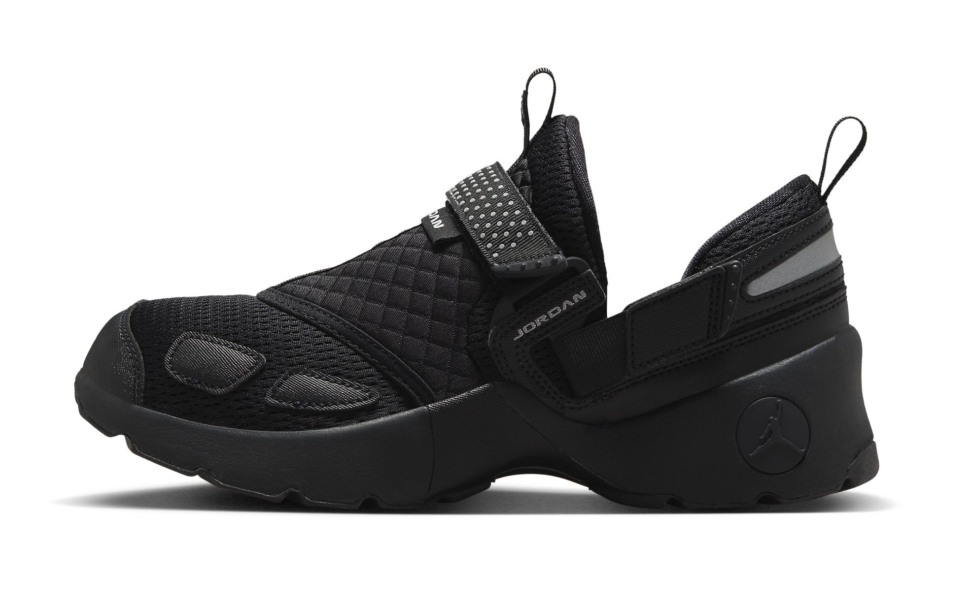 The Jordan Trunner LX Gets A Stealthy 
