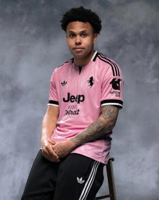 Juventus 26/27 Away Jersey in a "True Pink" color. Photo via adidas.