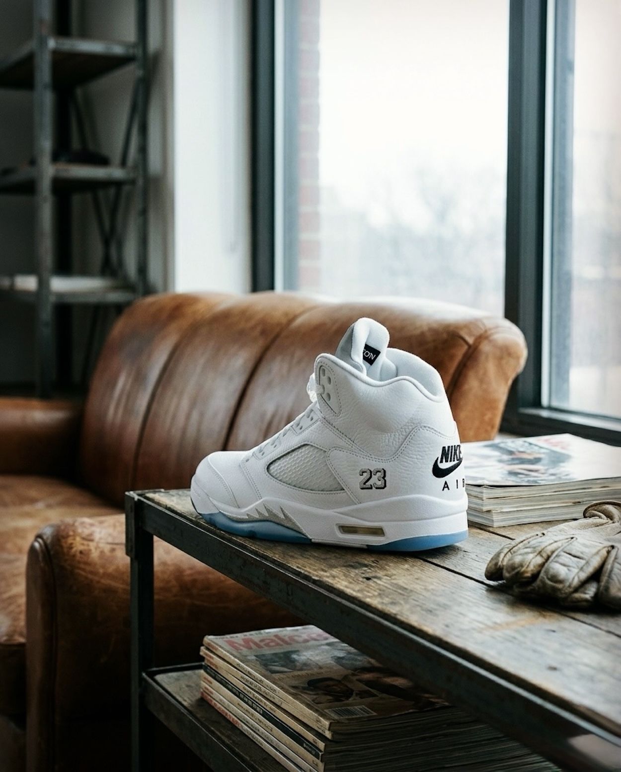 Air Jordan 5 "Metallic White" 2026 retro. Photo via @freshkickz_chicago on Instagram.