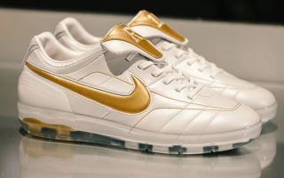Nike Cryoshot "R10 Tiempo" (SKU: N/A). Photo via @kicksvisionofficial on Instagram.