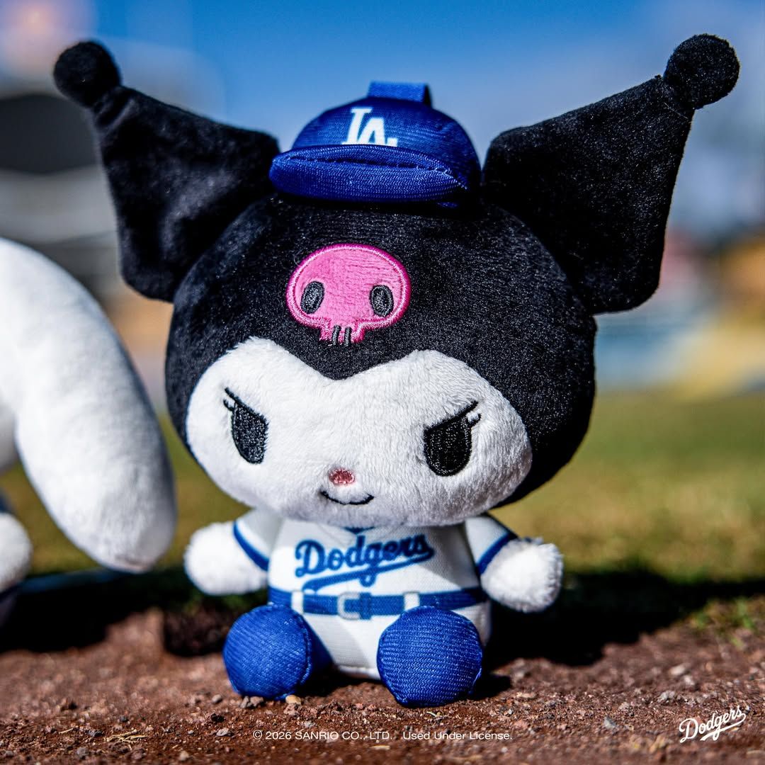 記念グッズ 2026/8/12 Dogers Give away/Kuromi la-dodgers-sanrio-hello-kitty-