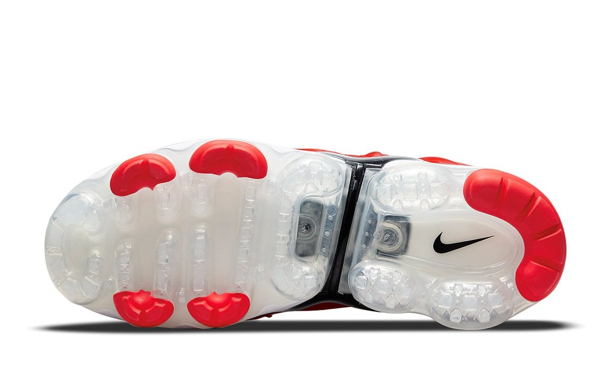 Nike vapormax outlet plus red sole