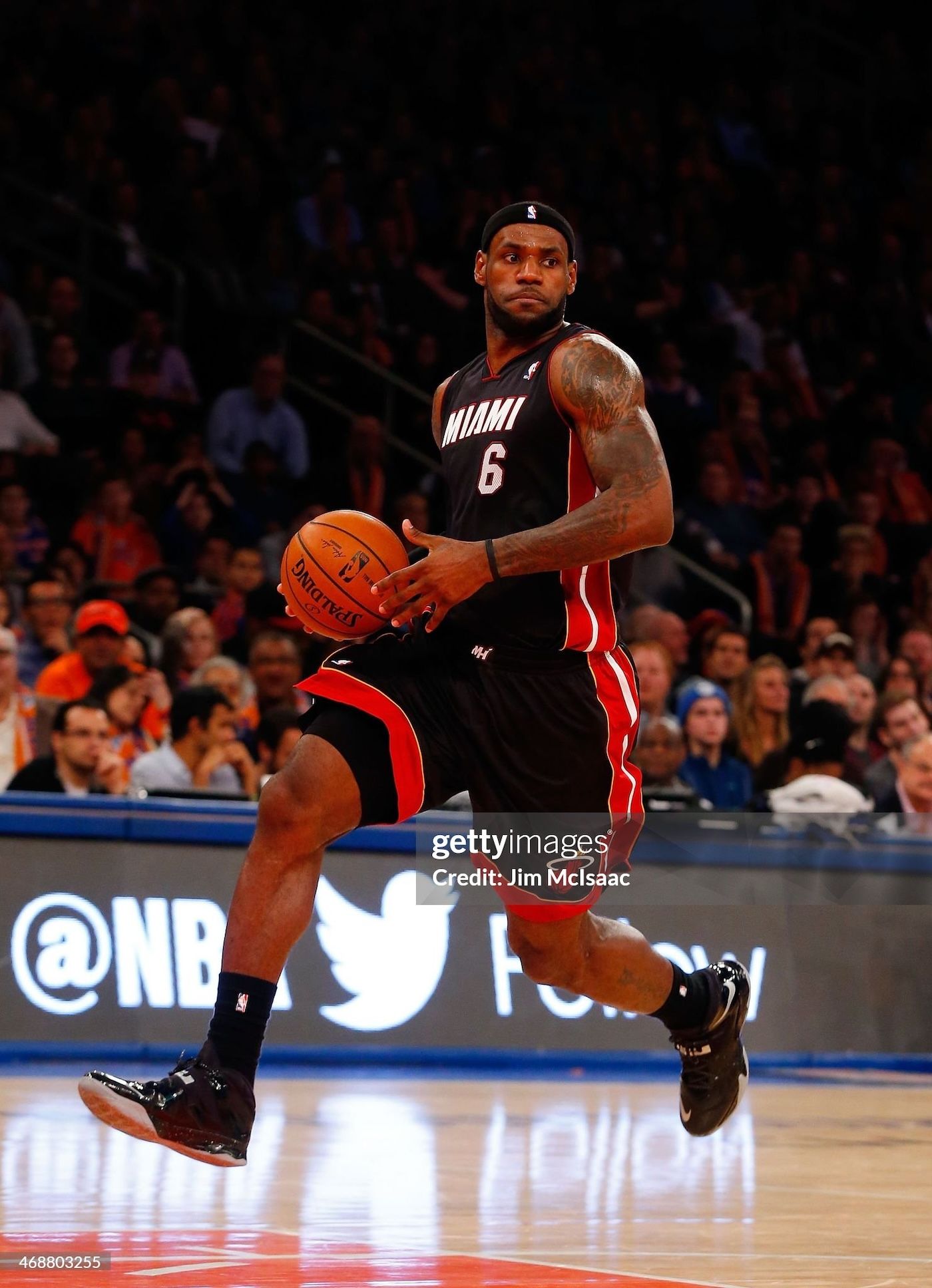  LeBron-James-Wearing-Nike-Zoom-LeBron-Soldier-7-Black-Patent-PE-Feb-1-2014