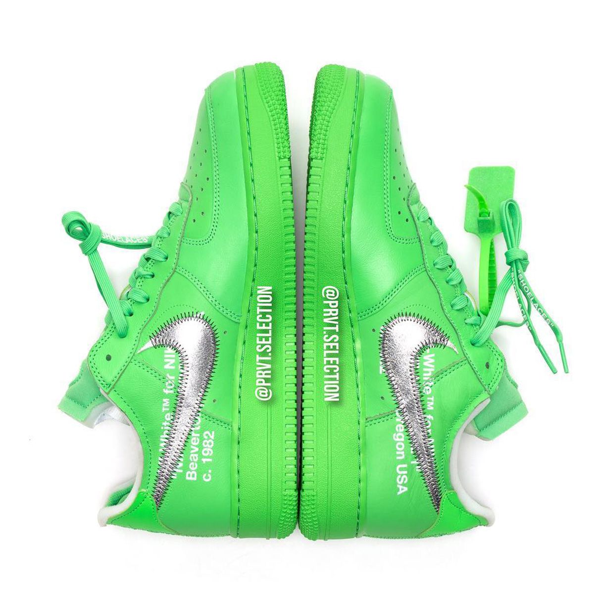 YEEZY GOD on X: SECURITY GUARDS AT BROOKLYN MUSEUM WEARING OFF-WHITE LIGHT  SPARK GREEN NIKE AIR FORCE ONE LOW THEY ARE NOT ALLOWED TO LEAVE THE  PROPERTY / MUST PUT SHOES IN