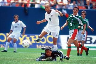 Earnie Stewart against Mexico, June 11, 2000 wearing USMNT's 2000 Home jersey by Nike.