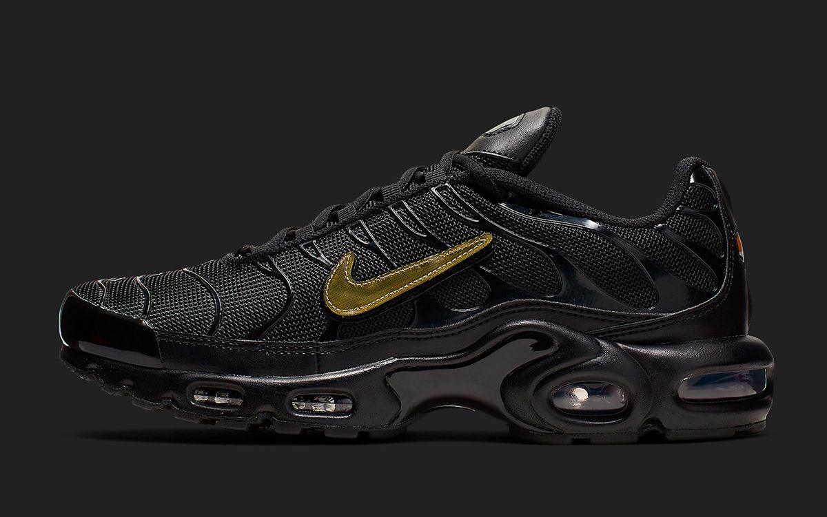 Nike tuned 1 on sale black metallic gold