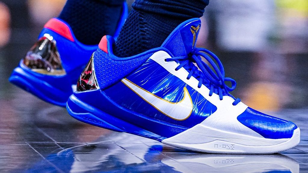 Caitlin Clark wearing the Nike Kobe 5 Sonic PE in blue and black
