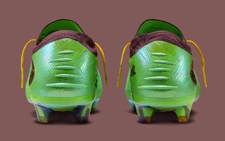 Travis Scott x Nike Phantom 6 Low Elite FG (SKU: IQ8140-900). Photo via Nike.