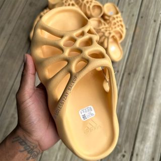 adidas yeezy Stacey 450 slide gz9864 release date 2