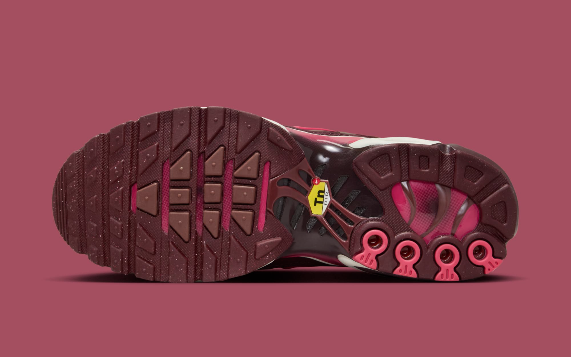 burgundy air max plus womens