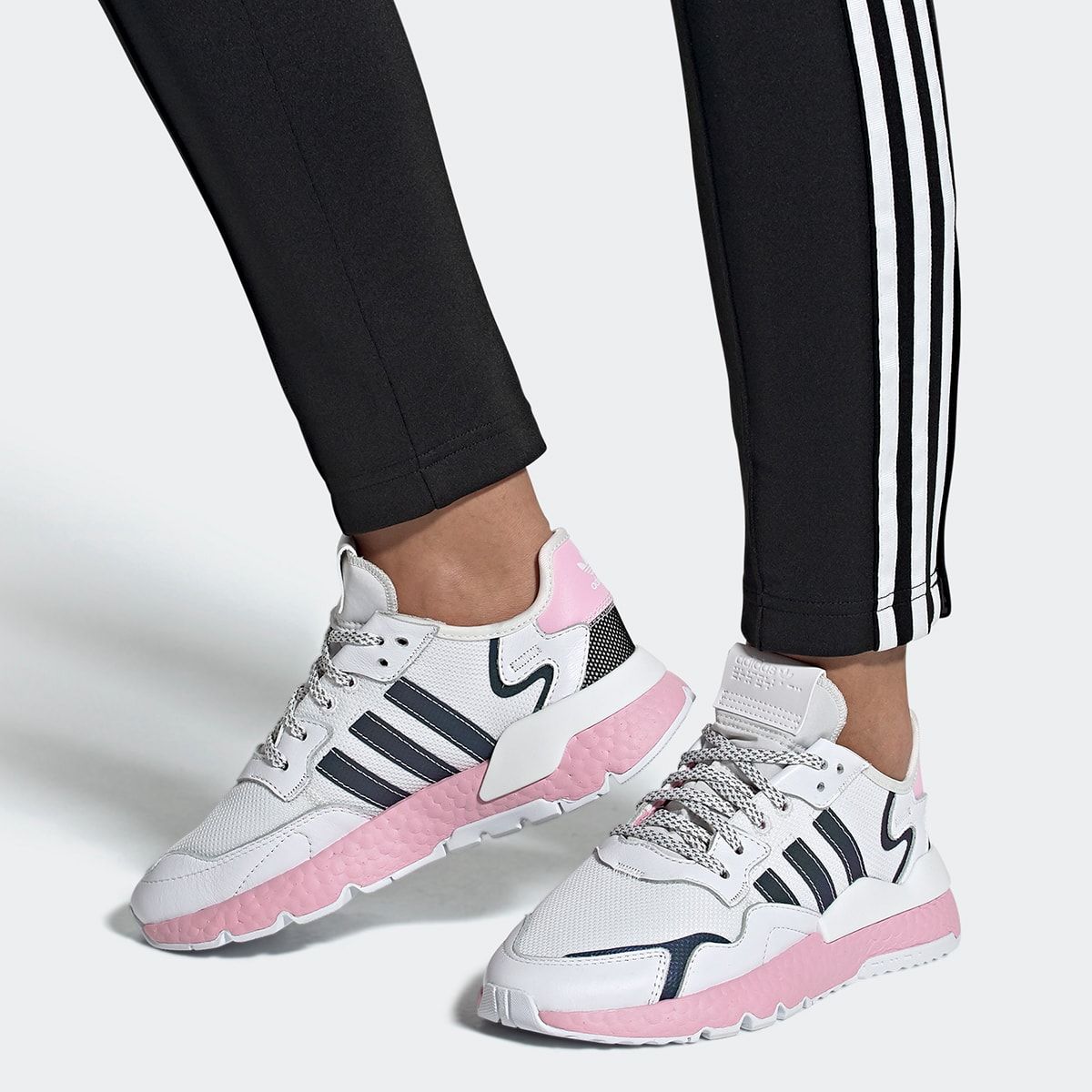 Adidas nite discount jogger white pink