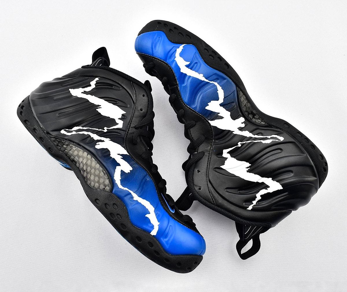 Official Looks at the Magic-Themed Nike Air Foamposite One “1996