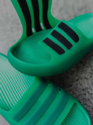"Bold Green" adidas Adislide. Photo via @lust.mexico on Instagram.