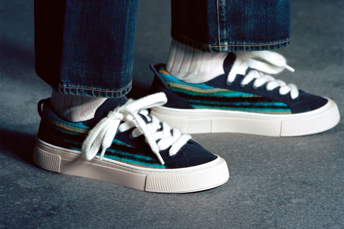 ポップ☆【DIOR】DIOR TEARS B33 スニーカー 限定エディション Dior & Denim Tears' B33 Sneakers Release Is Upon Us