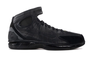 Nike Air Zoom Huarache 2K4 OT "Black" from 2004. Photo via Flight Club.