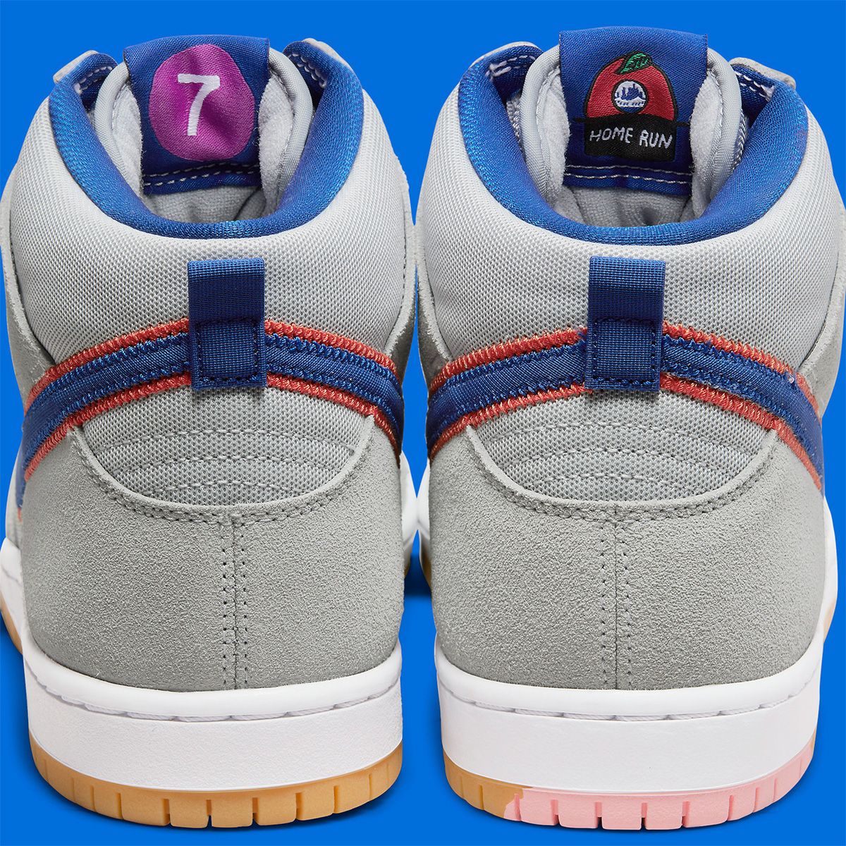 Official look at the nike Sb dunk high New York Mets loaded up