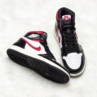 Neon 95 Jordan 4 sneakers outfit