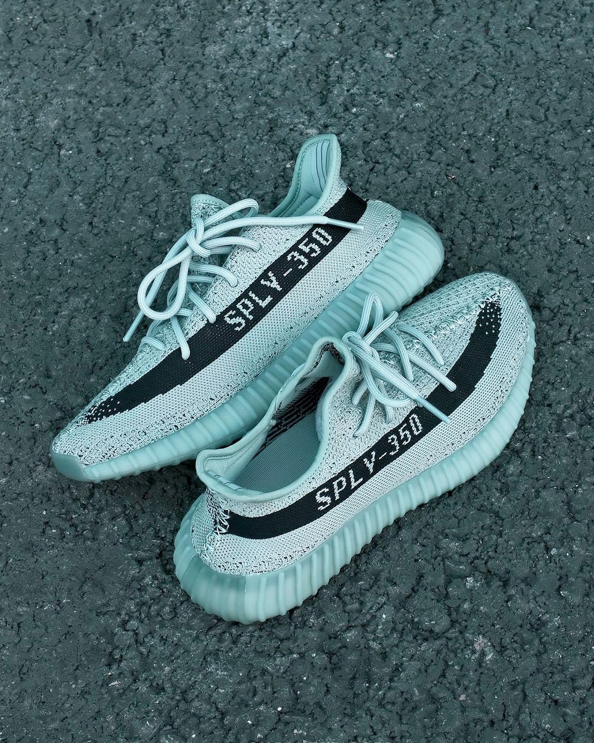 The YEEZY 350 V2 “Salt/Core Black” Arrives October 22 | House of Heat°