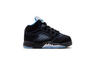 Air Jordan 5 "Black/University Blue" (2026) retro.