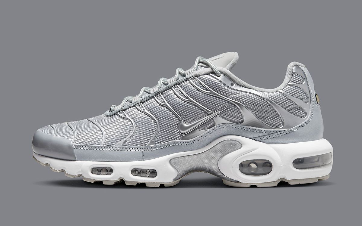 Air max plus cool grey hotsell black met silver