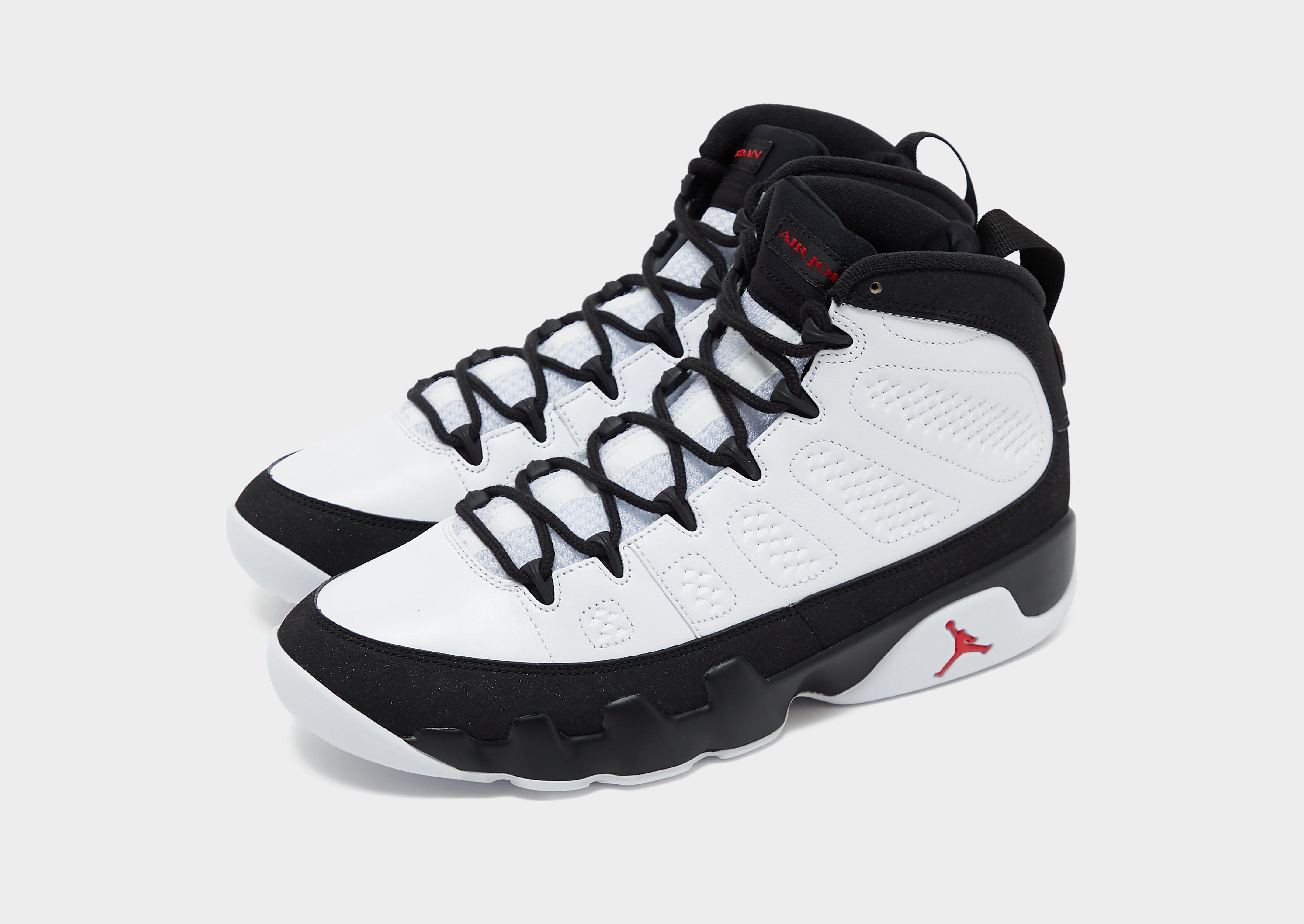 Air Jordan 9 retro in a "White/True Red/Black" color scheme (Space Jam).