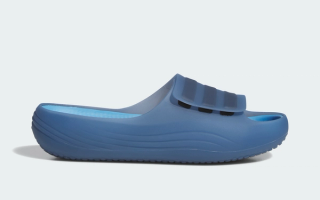 adidas Adislide in a "Crew Blue/Light Blue/Core Black" color scheme.