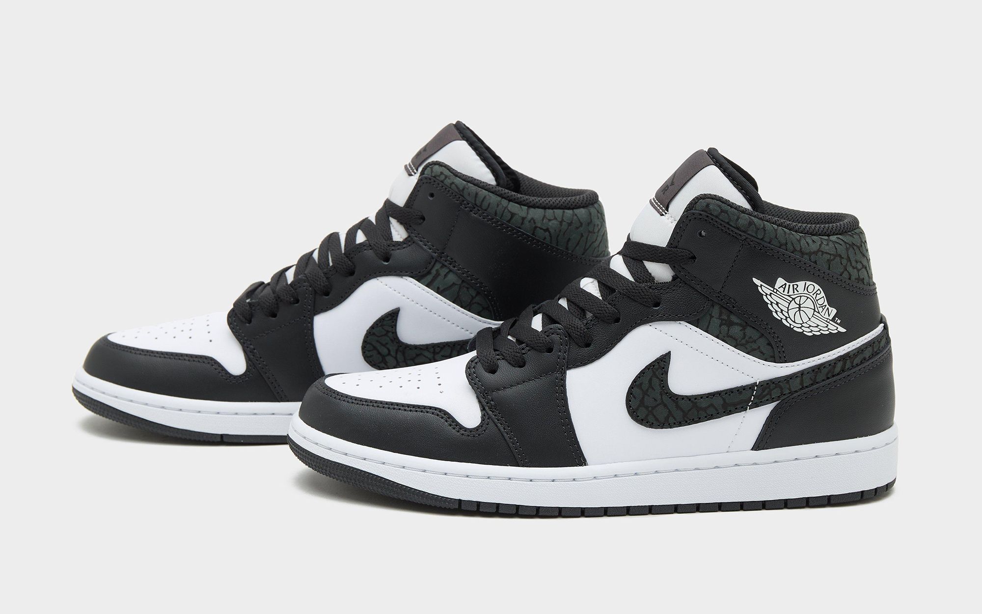 Official Images // Air Jordan 1 Mid 