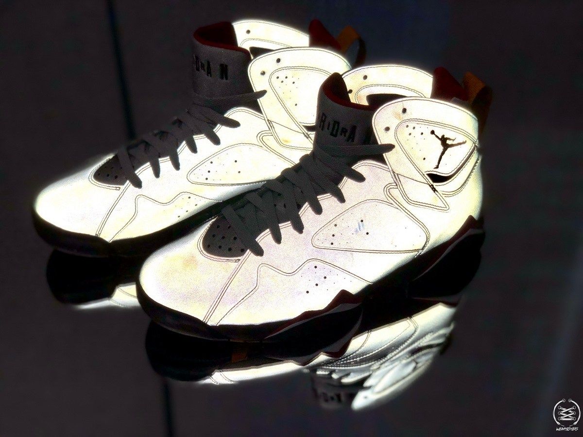 Reflective store retro 7