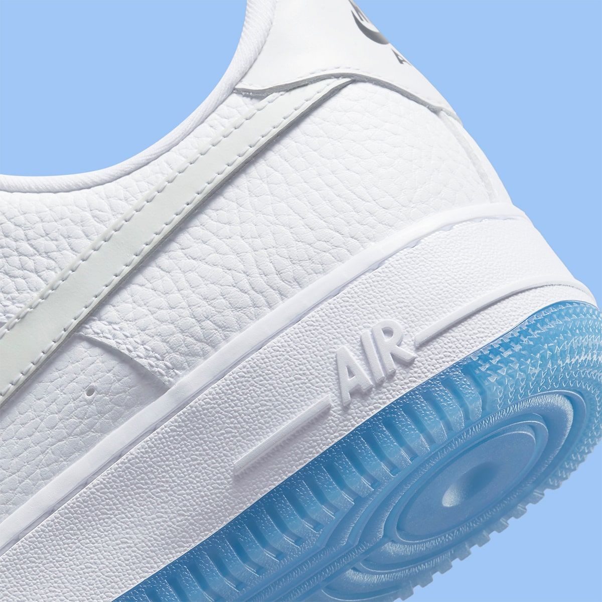 Color-Changing UV Swooshes Surface on the Air Force 1 Low for