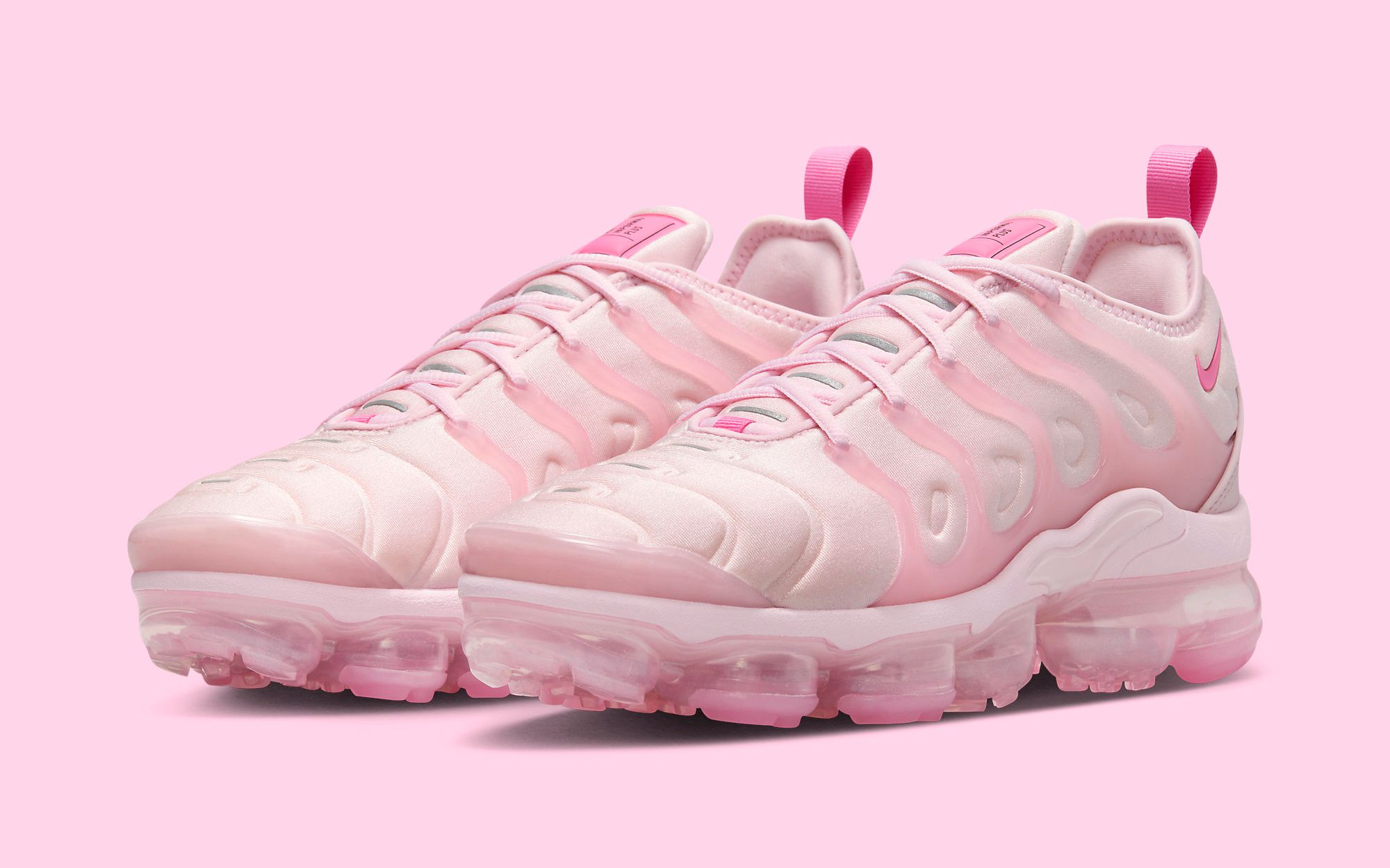 The Nike Air VaporMax Plus Pops Up in Playful Pink