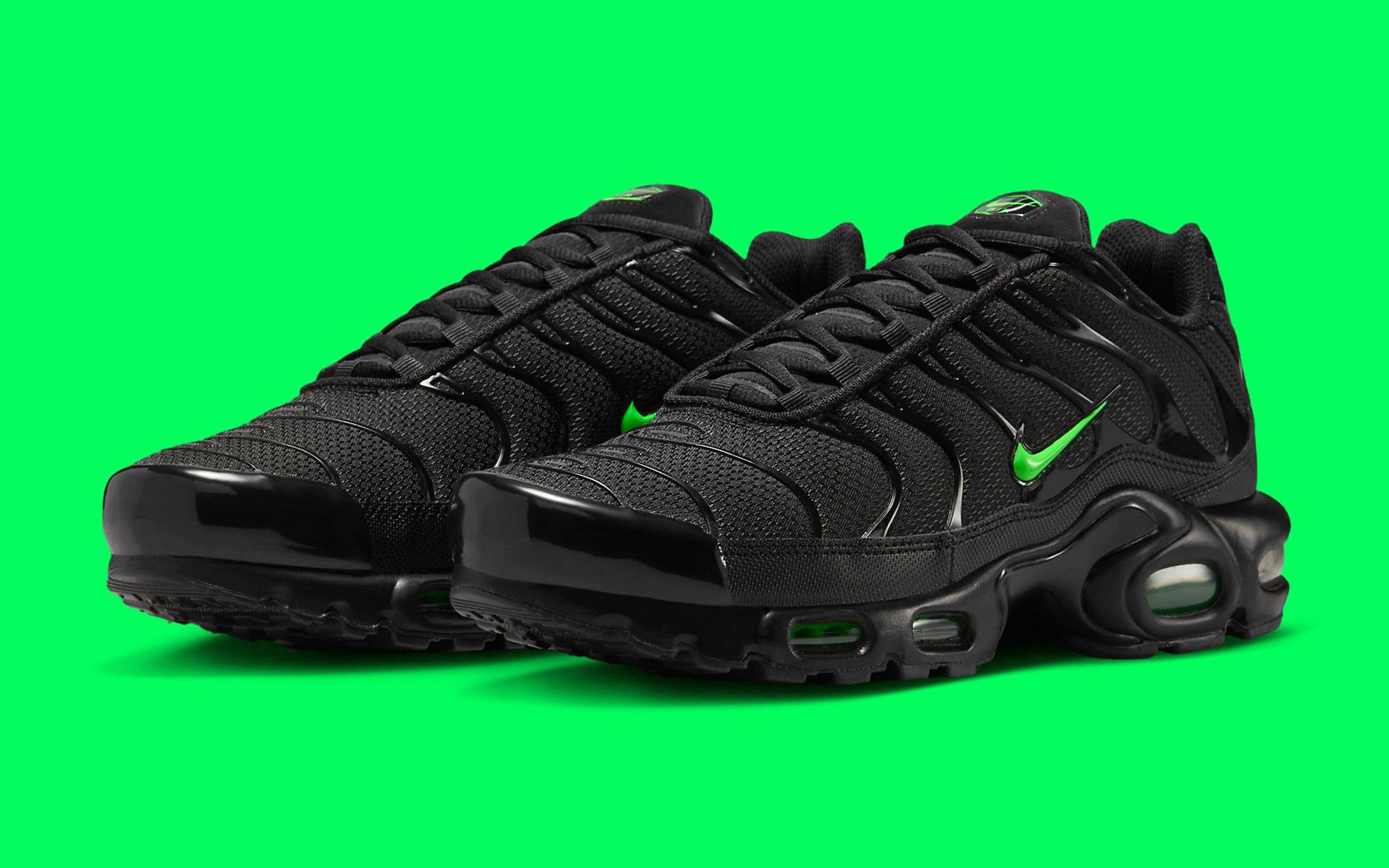 ◆正規品◆NIKE PROMINA BLACK GREEN STRIKE◆関税/送料込◆人気 nike ligera Tunes the Triple Black TN with 