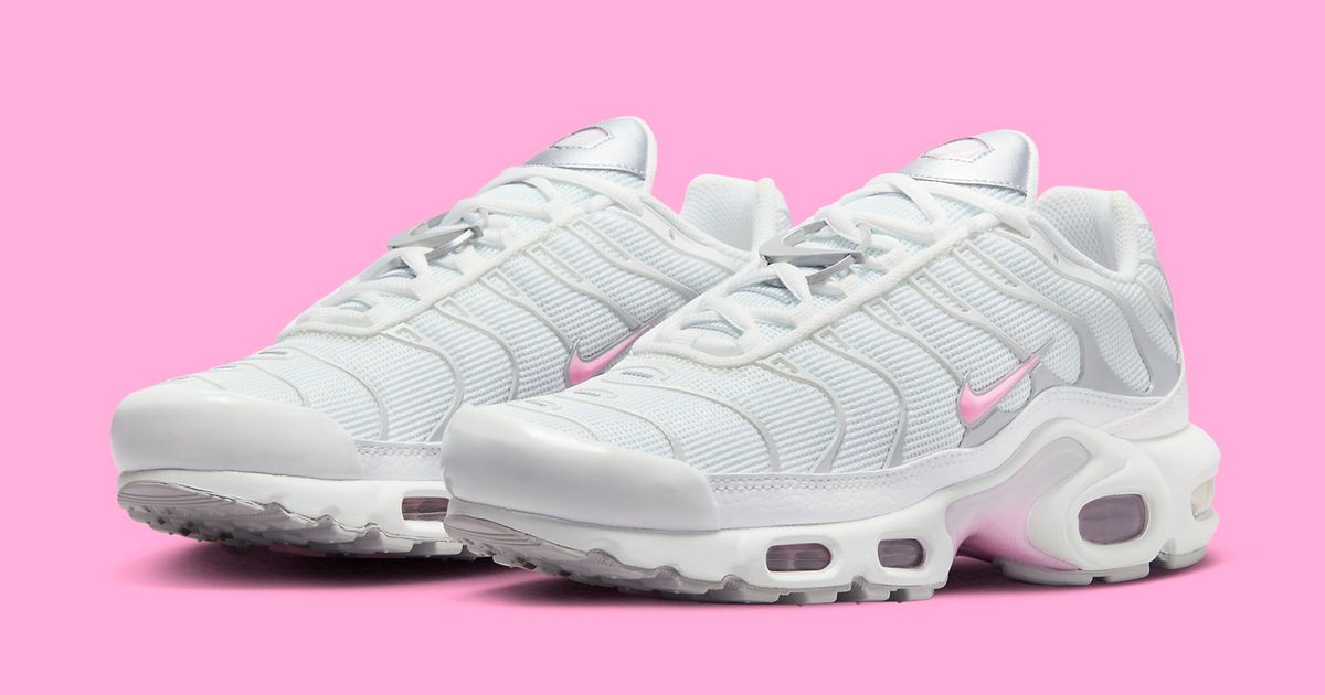 2019 white and pink nike air max sneakers